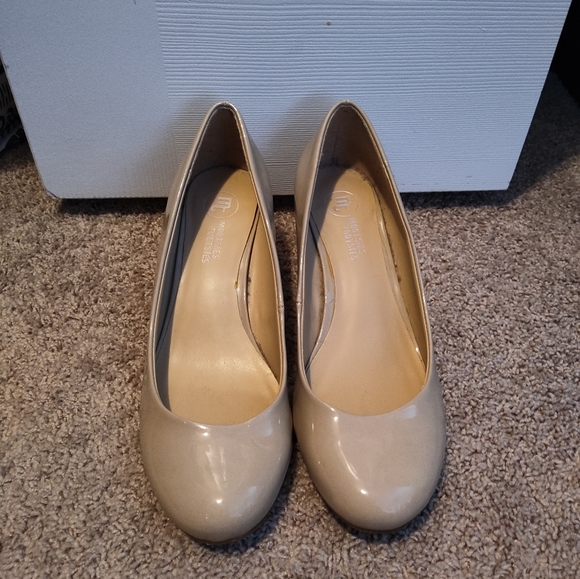 Beige 1" mootsie tootsie heels size 9M - Picture 3 of 6